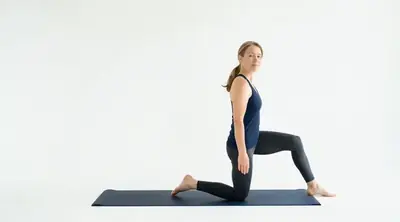 Runners Lunge Stretch exercise demonstration loop